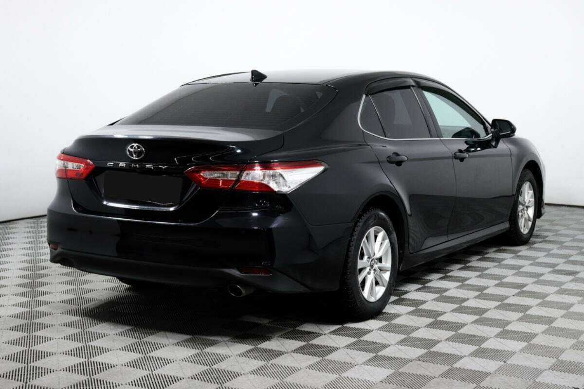 Toyota Camry с пробегом — 2019 год. Фото: #4