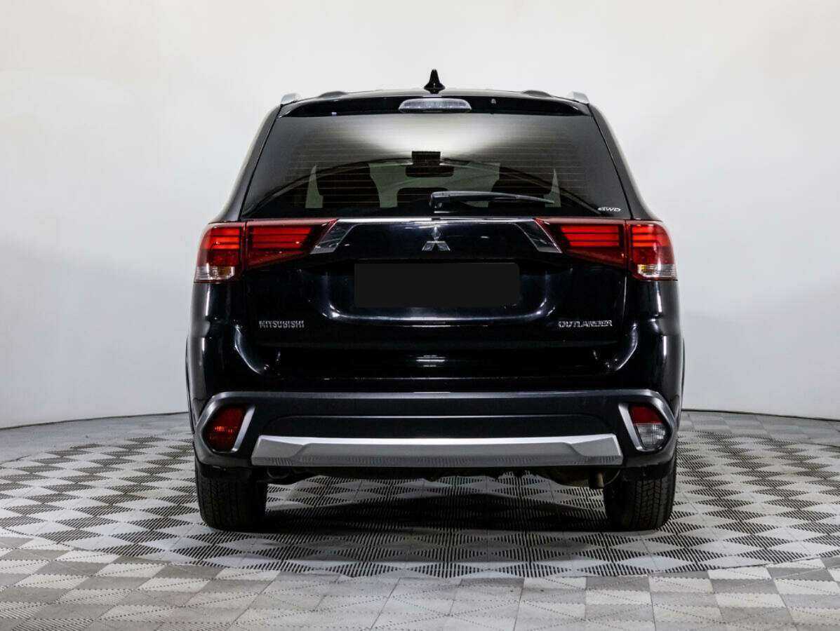 Mitsubishi Outlander с пробегом — 2017 год. Фото: #4