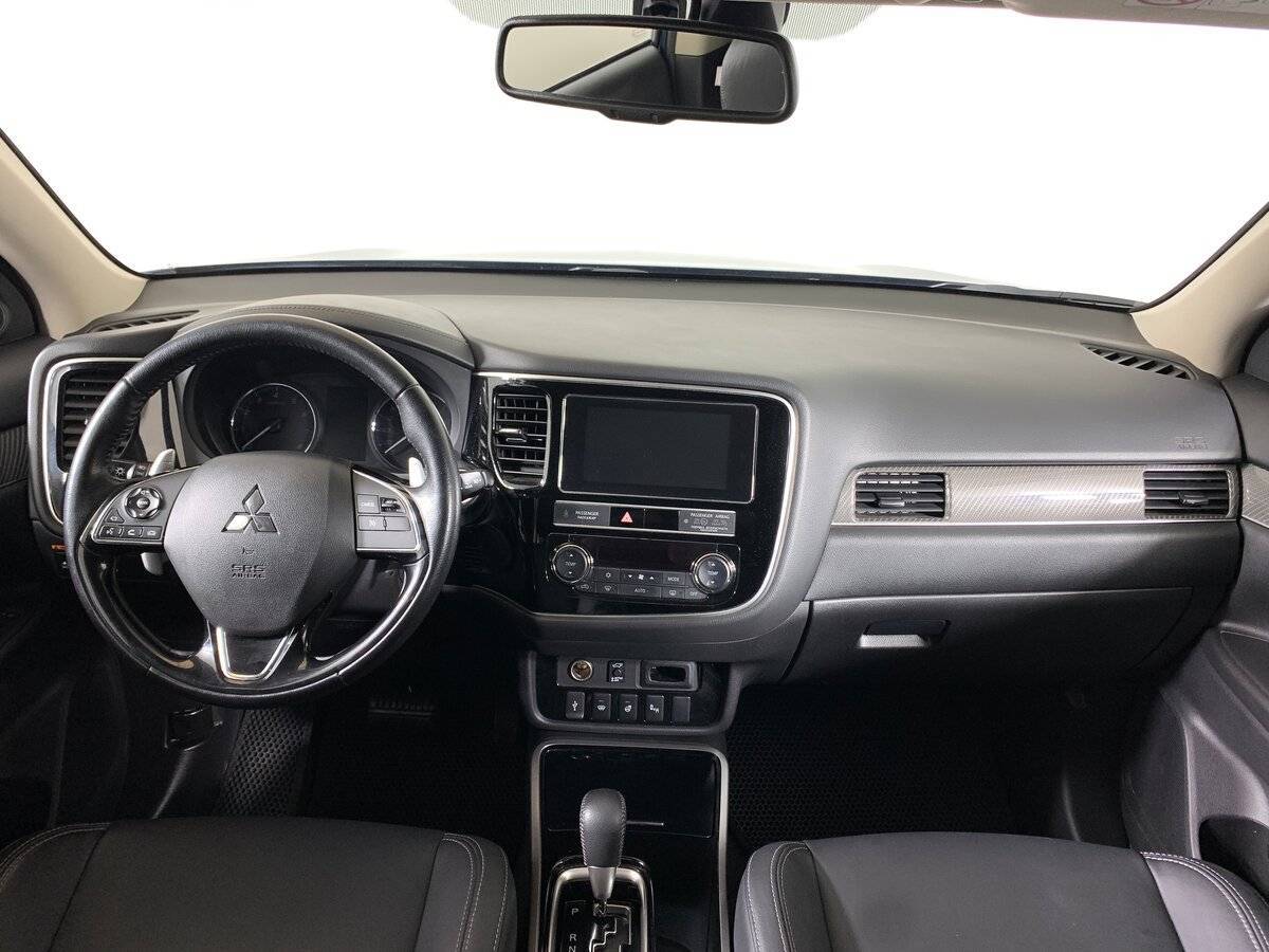 Mitsubishi Outlander с пробегом — 2020 год. Фото: #11