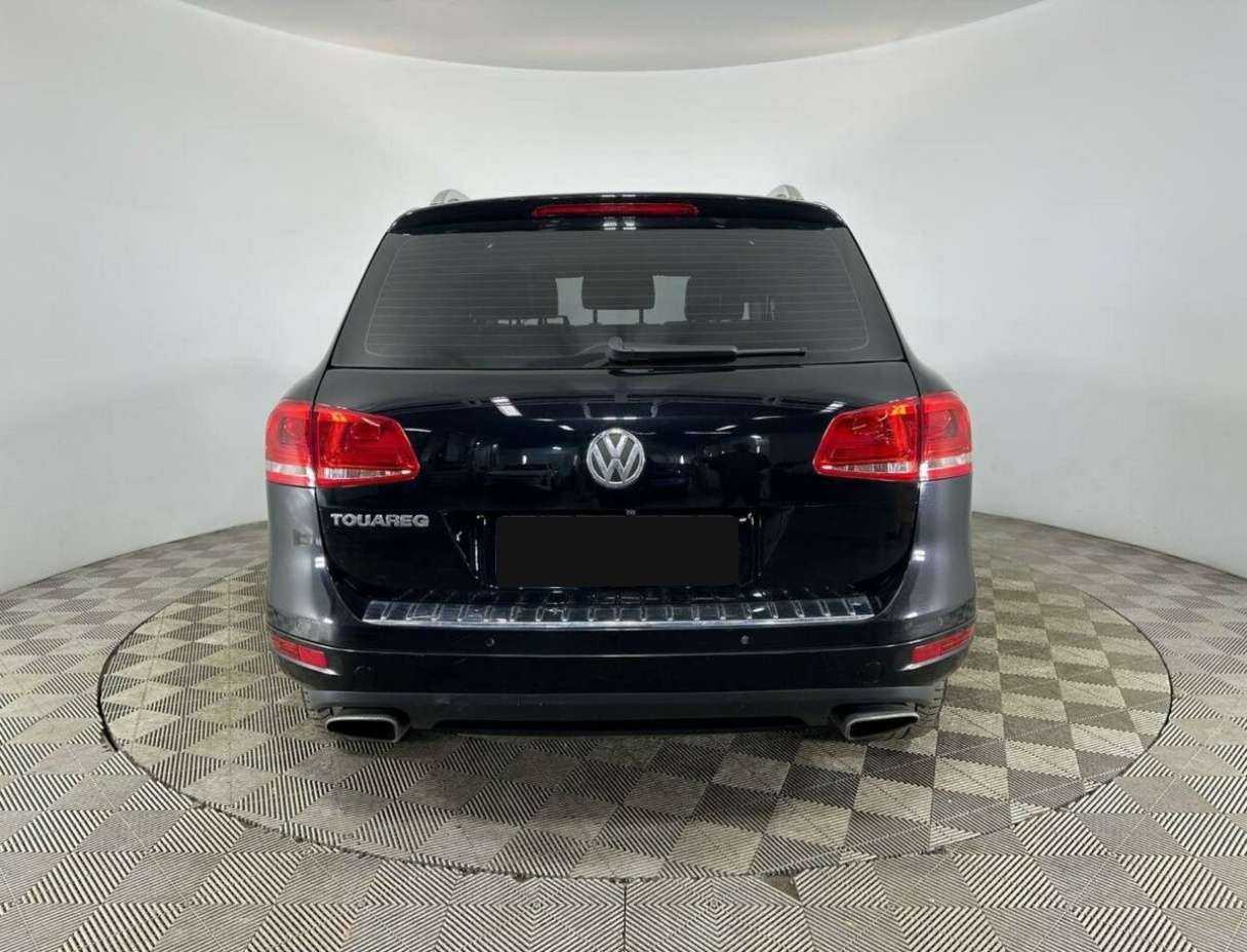 Volkswagen Touareg с пробегом — 2012 год. Фото: #2
