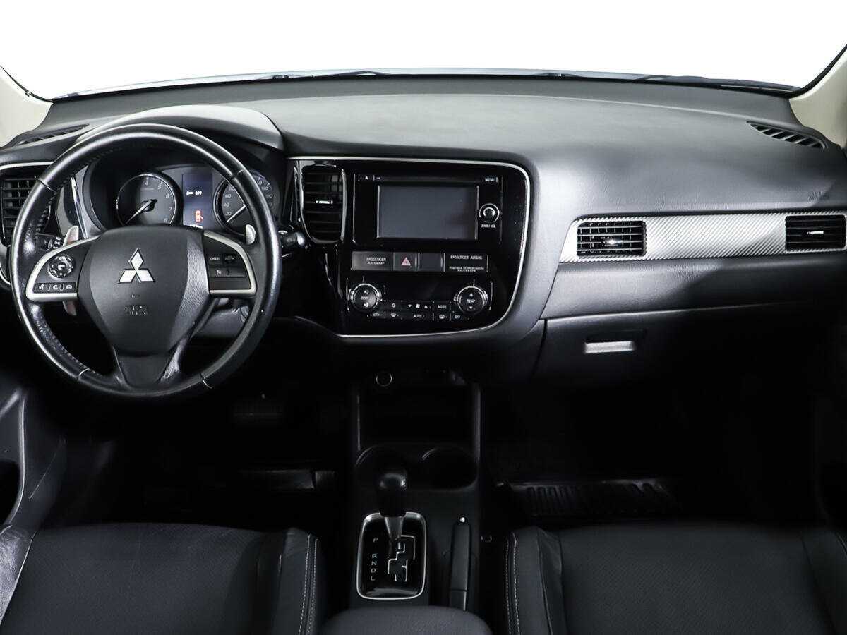Mitsubishi Outlander с пробегом — 2013 год. Фото: #10