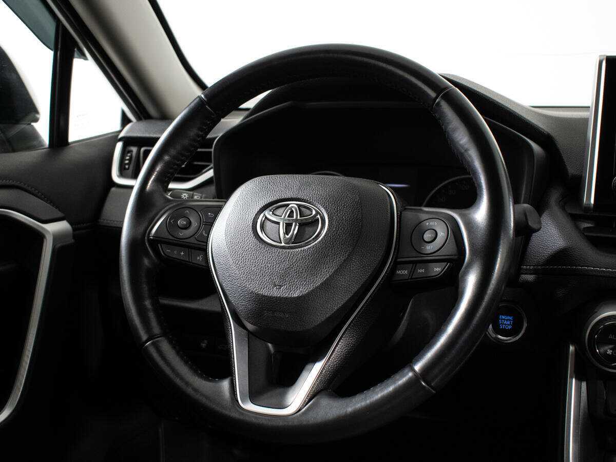 Toyota RAV4 с пробегом — 2020 год. Фото: #11