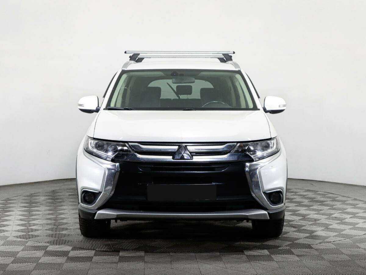 Mitsubishi Outlander с пробегом — 2018 год. Фото: #1