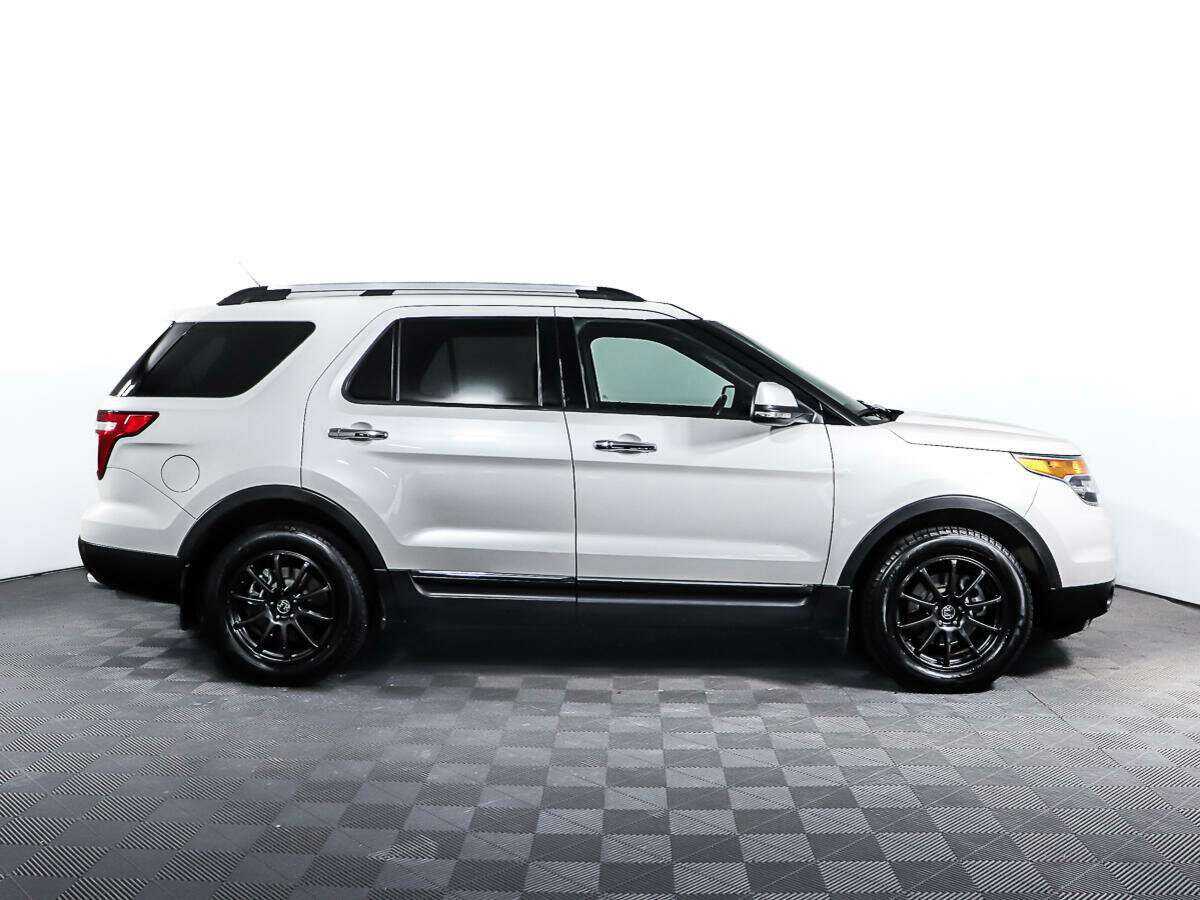 Ford Explorer с пробегом — 2012 год. Фото: #3
