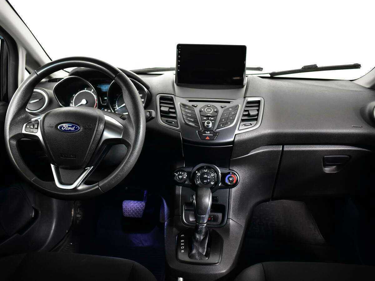 Ford Fiesta с пробегом — 2016 год. Фото: #9