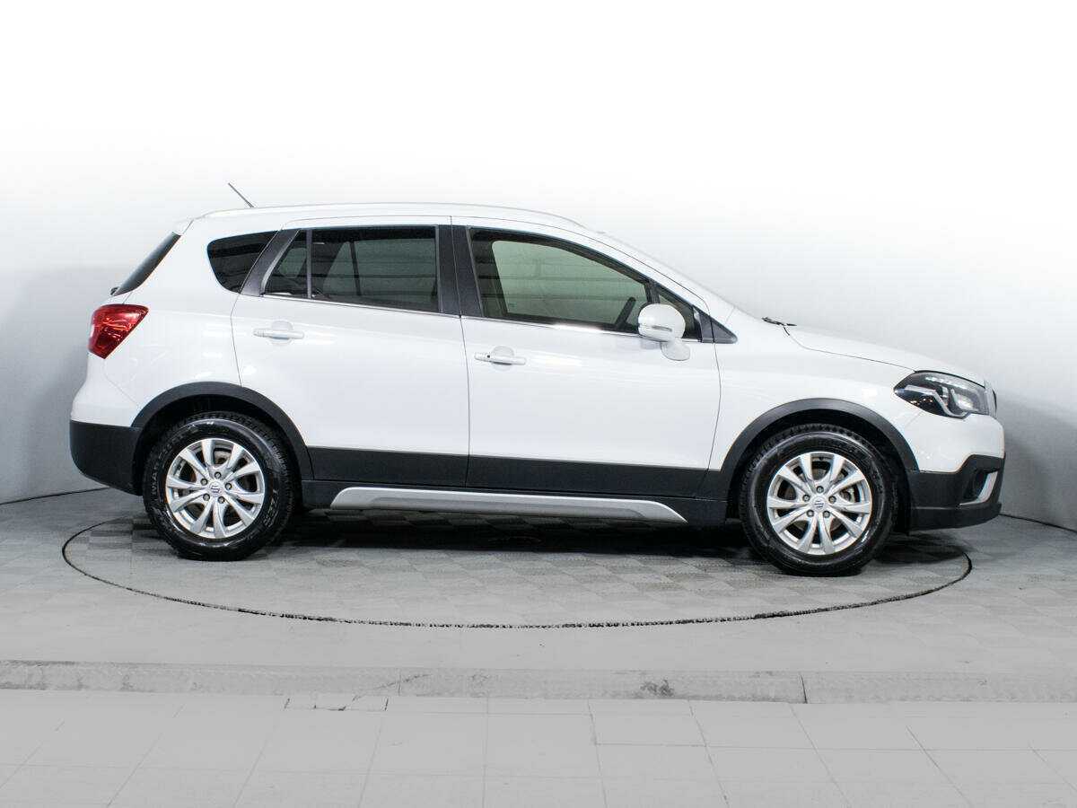 Suzuki SX4 с пробегом — 2018 год. Фото: #3