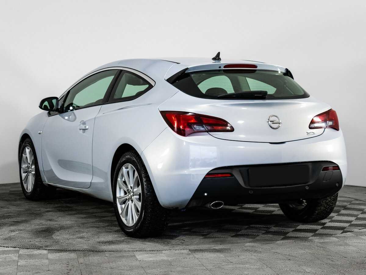 Opel Astra с пробегом — 2012 год. Фото: #5