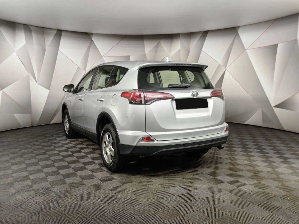Toyota RAV4 с пробегом — 2016 год. Фото: #2