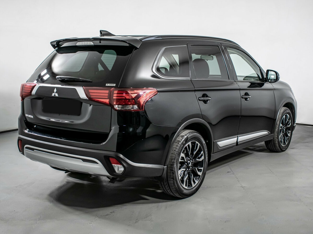 Mitsubishi Outlander с пробегом — 2022 год. Фото: #4