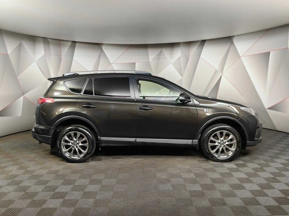 Toyota RAV4 с пробегом — 2016 год. Фото: #5