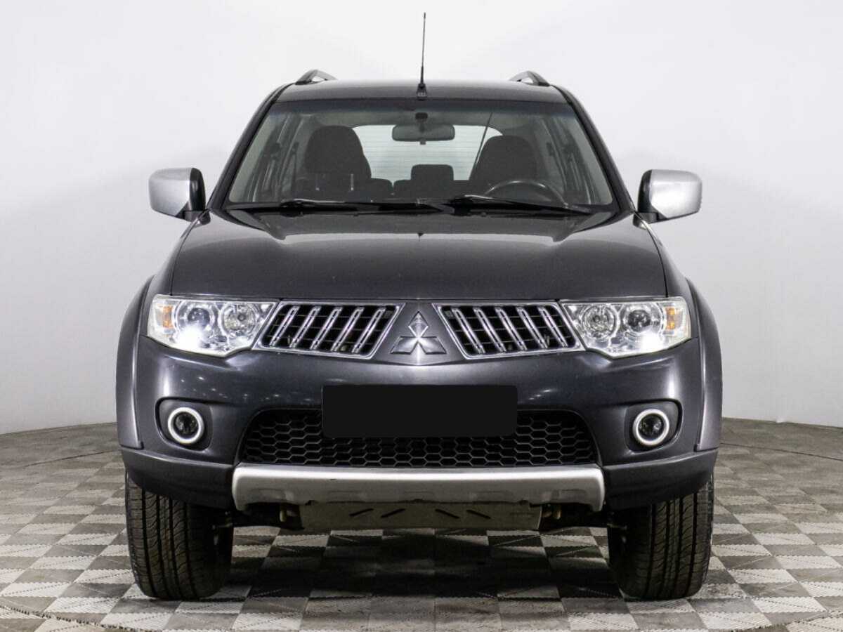 Mitsubishi Pajero Sport с пробегом — 2012 год. Фото: #1