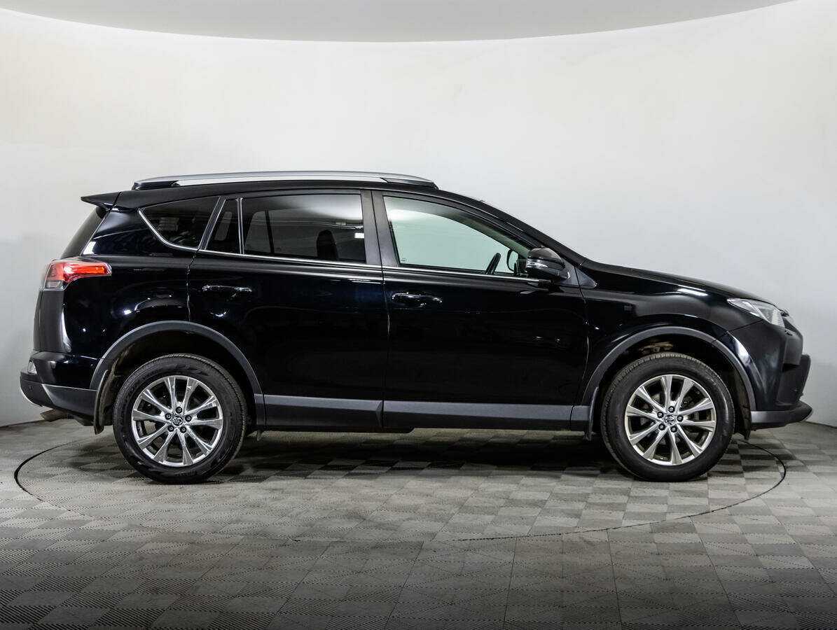 Toyota RAV4 с пробегом — 2016 год. Фото: #3