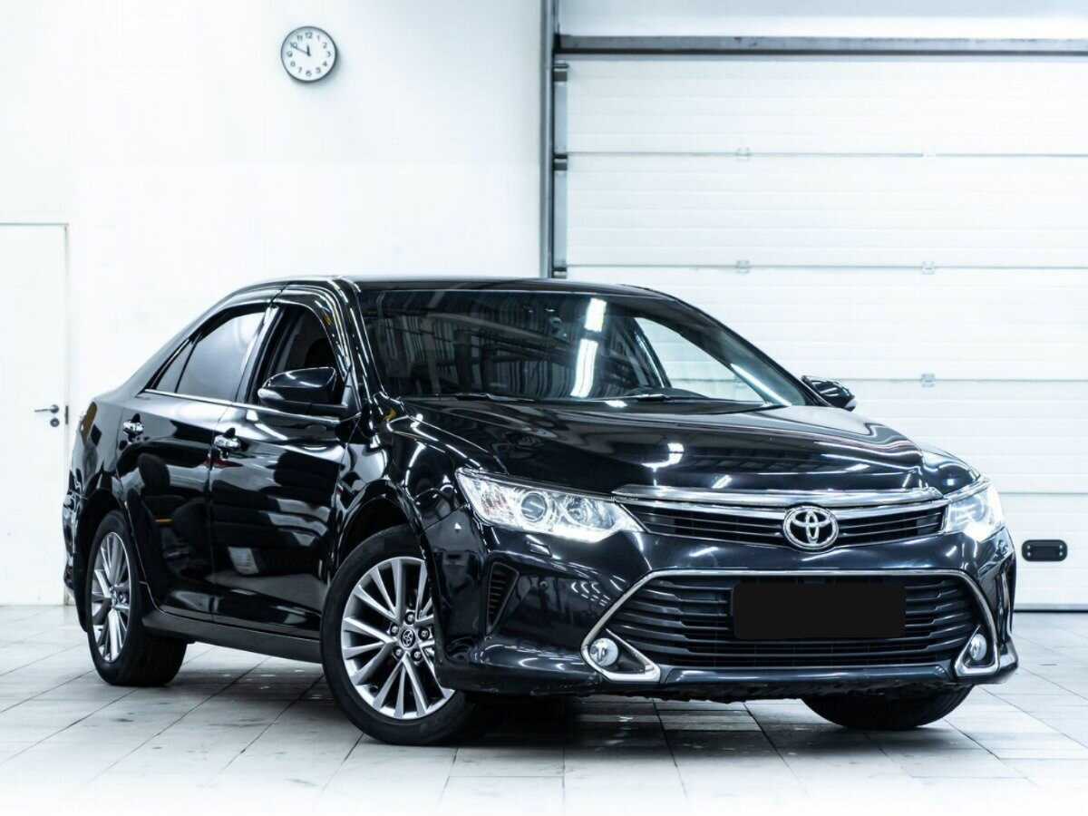 Toyota Camry с пробегом — 2017 год. Фото: #1