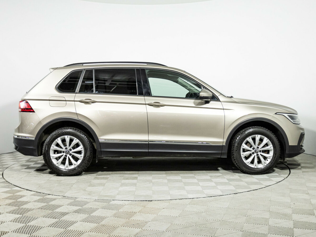 Volkswagen Tiguan с пробегом — 2021 год. Фото: #3