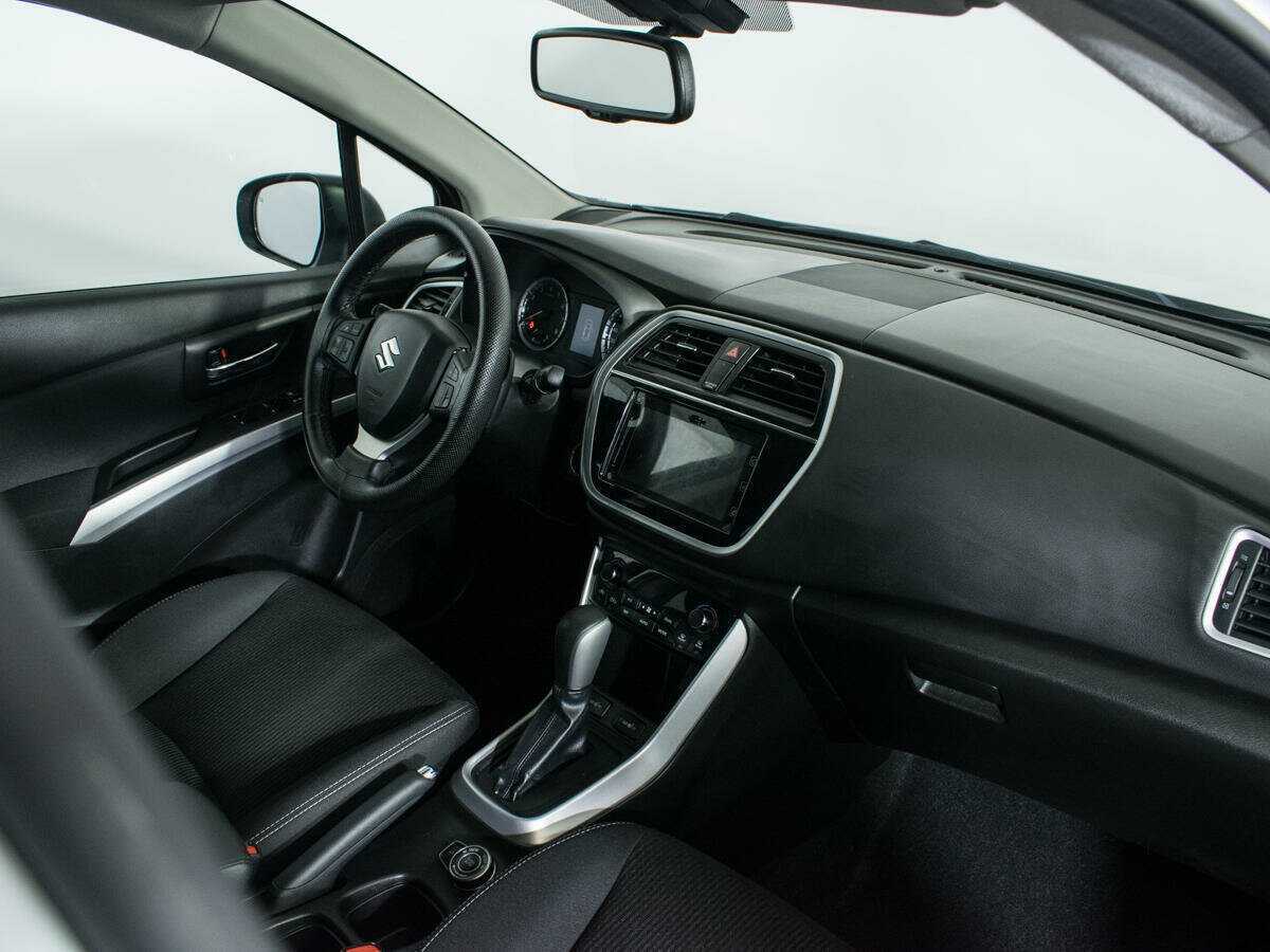 Suzuki SX4 с пробегом — 2018 год. Фото: #8