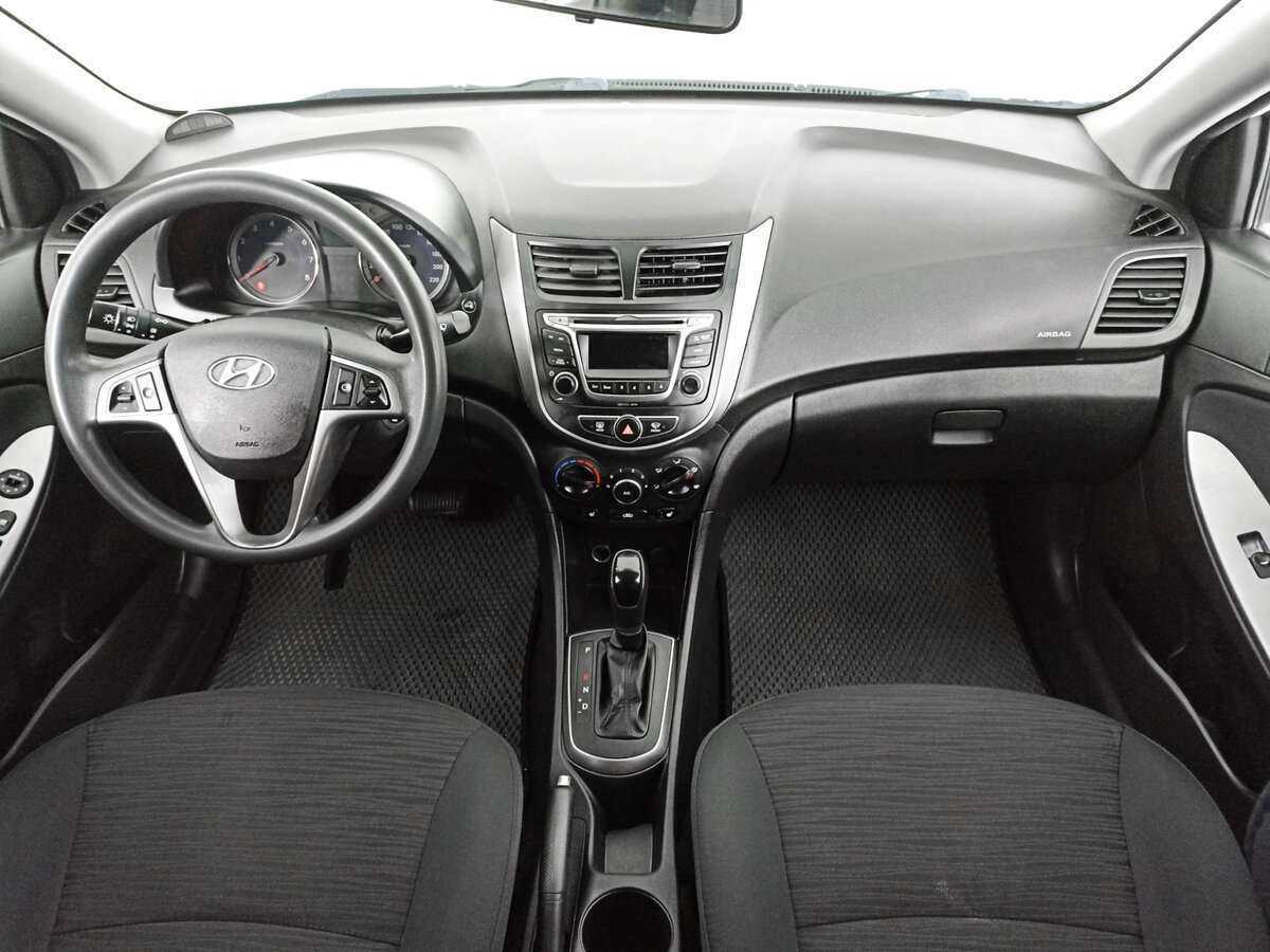 Hyundai Solaris с пробегом — 2015 год. Фото: #11
