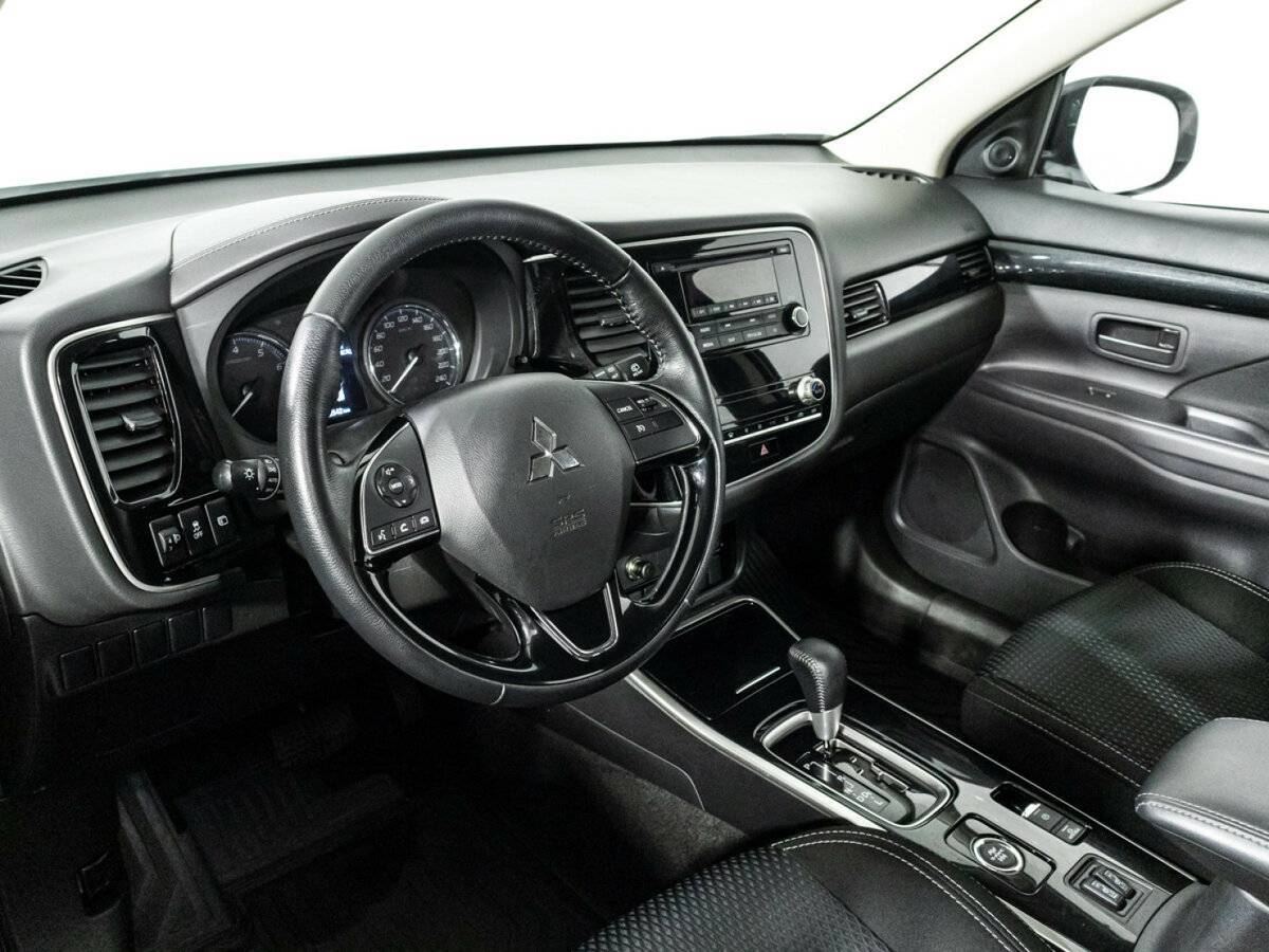 Mitsubishi Outlander с пробегом — 2022 год. Фото: #10