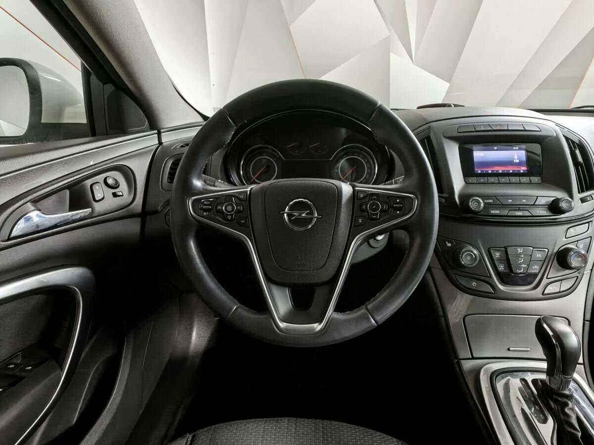 Opel Insignia с пробегом — 2014 год. Фото: #15