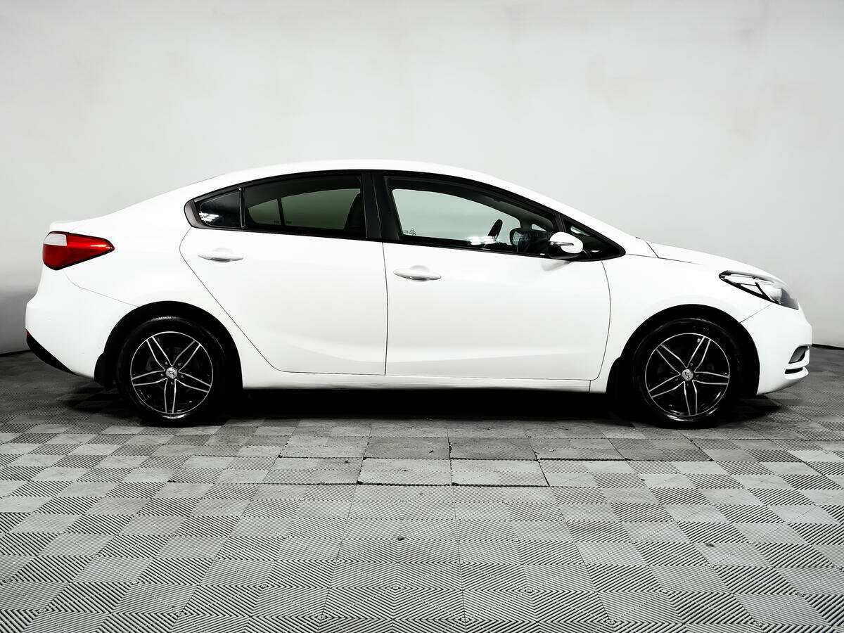 Kia Cerato с пробегом — 2016 год. Фото: #3