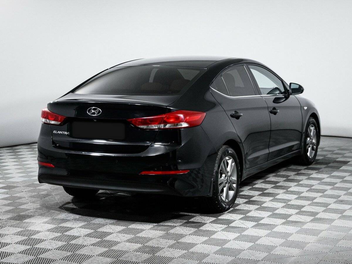 Hyundai Elantra с пробегом — 2016 год. Фото: #3