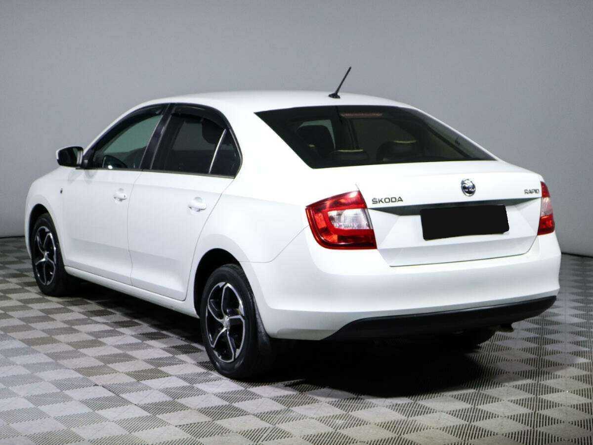 Skoda Rapid с пробегом — 2016 год. Фото: #4