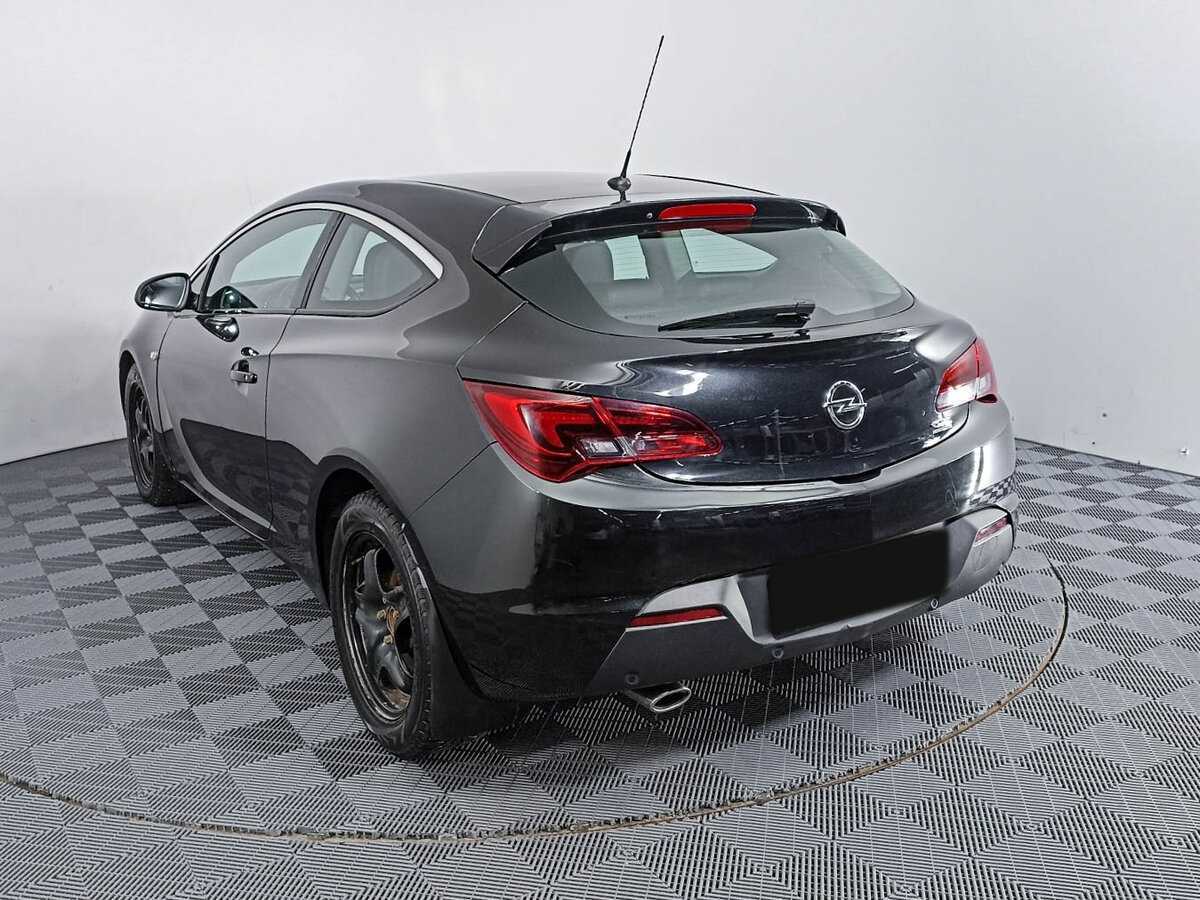 Opel Astra с пробегом — 2014 год. Фото: #6