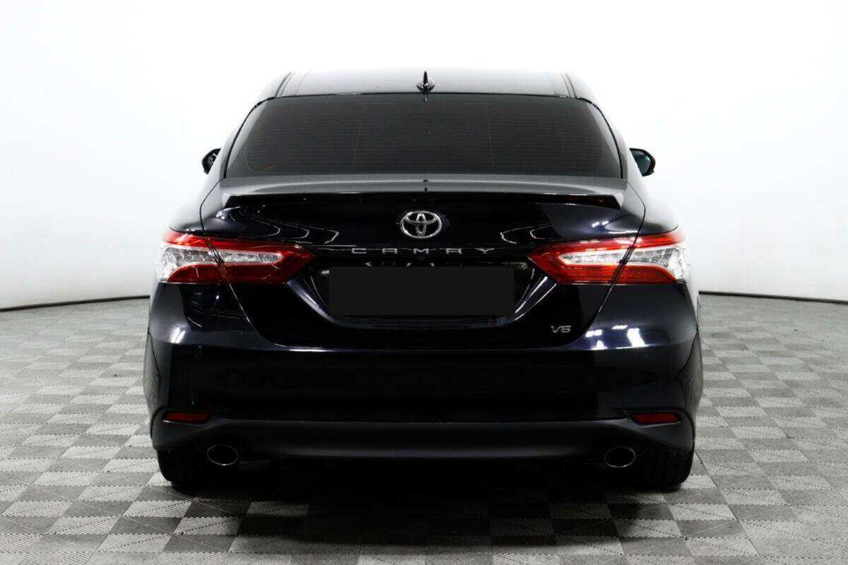 Toyota Camry с пробегом — 2018 год. Фото: #5