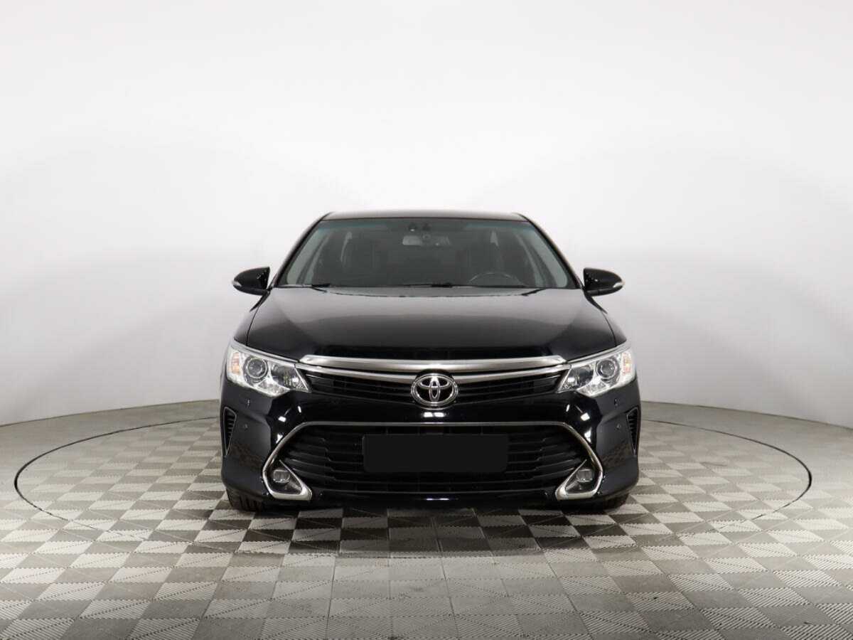 Toyota Camry с пробегом — 2016 год. Фото: #1