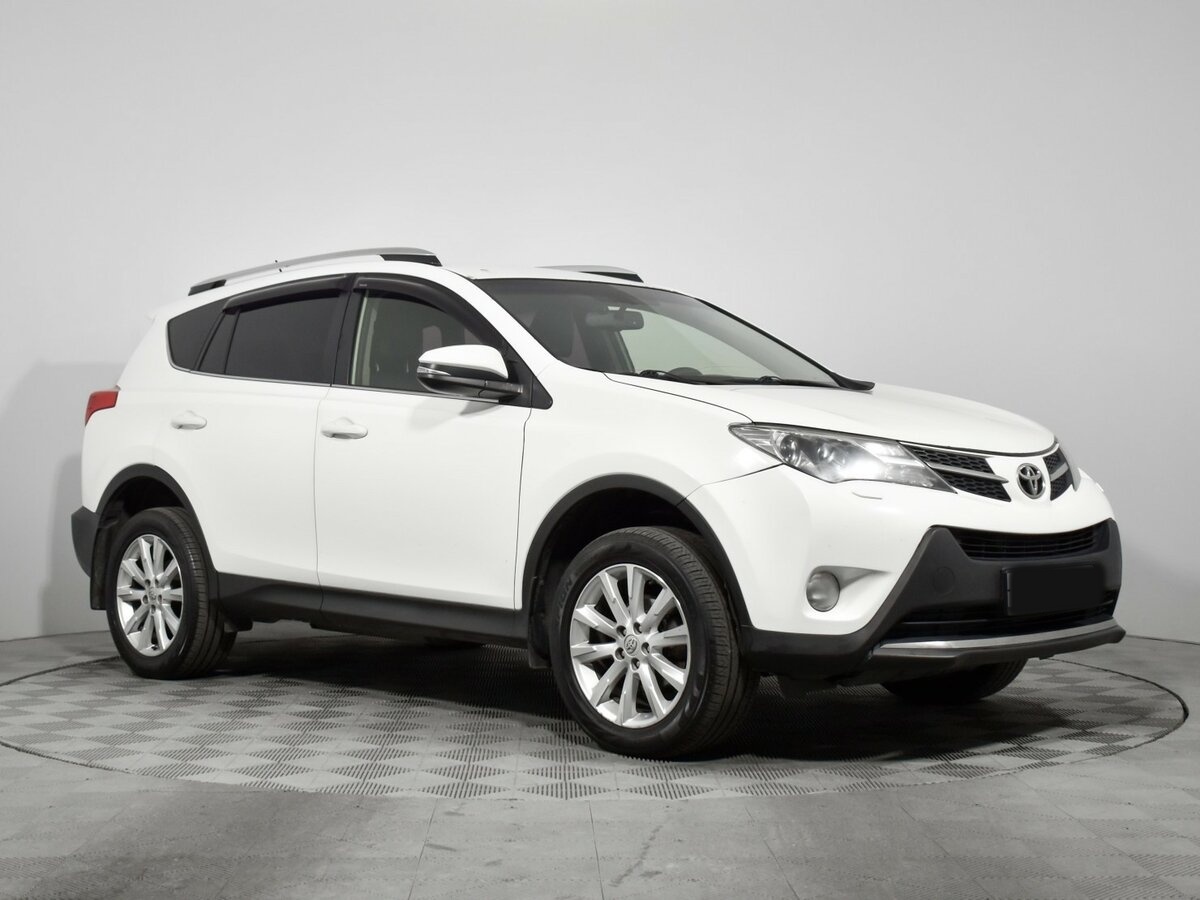Toyota RAV4 с пробегом — 2015 год. Фото: #2