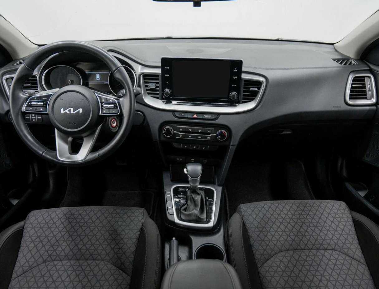 Kia Ceed с пробегом — 2022 год. Фото: #10