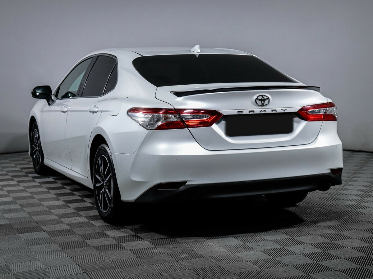 Toyota Camry с пробегом — 2020 год. Фото: #5