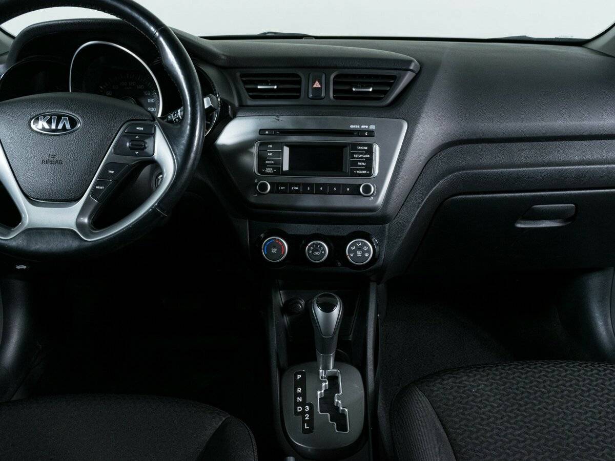 Kia Rio с пробегом — 2016 год. Фото: #8