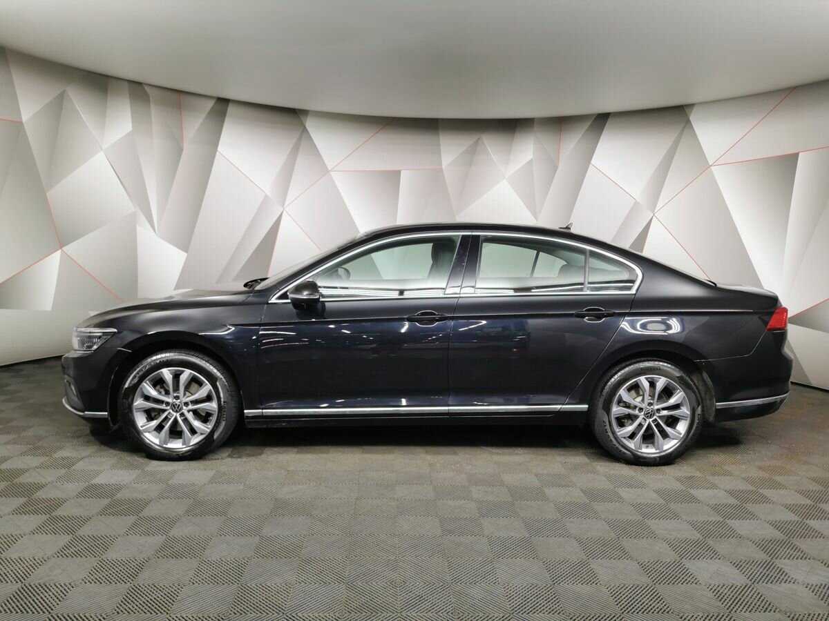 Volkswagen Passat с пробегом — 2021 год. Фото: #4