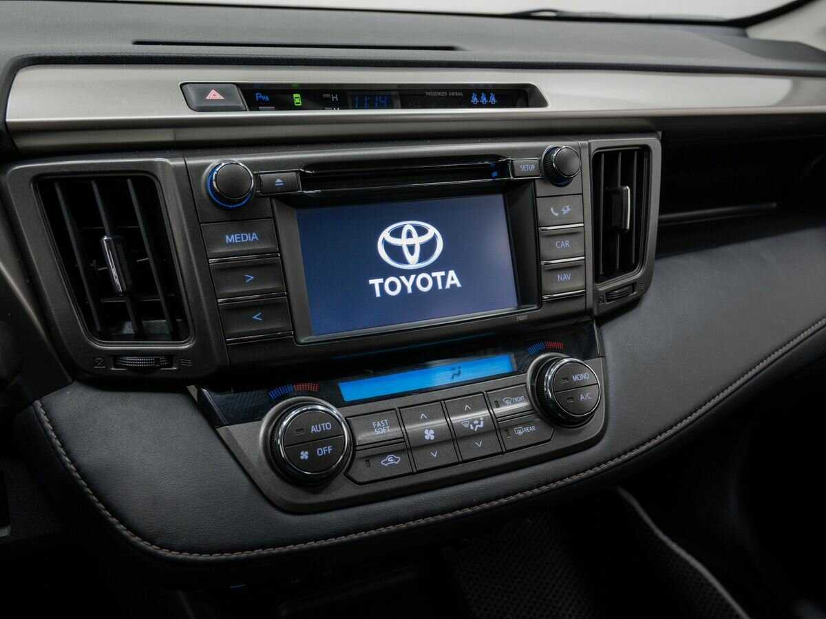 Toyota RAV4 с пробегом — 2014 год. Фото: #18