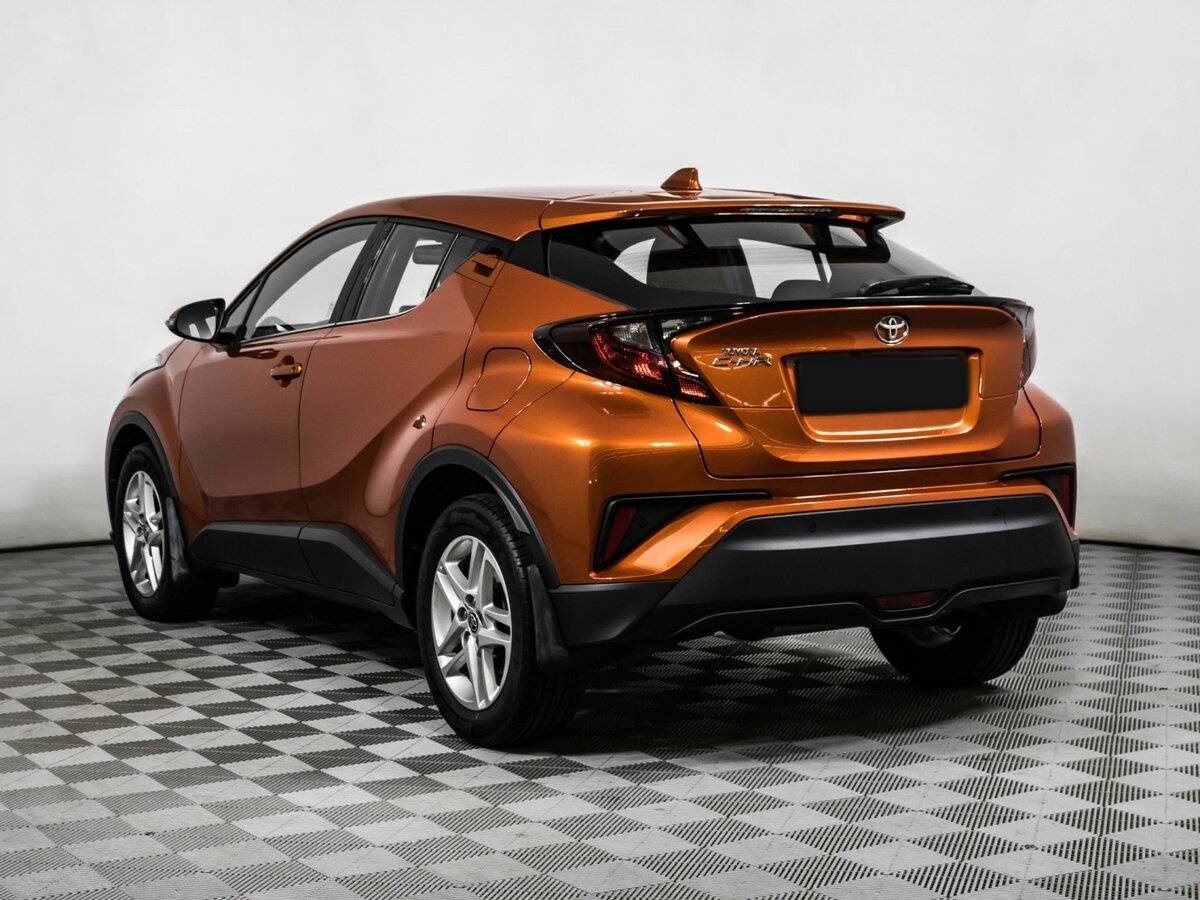 Toyota C-HR с пробегом — 2019 год. Фото: #6