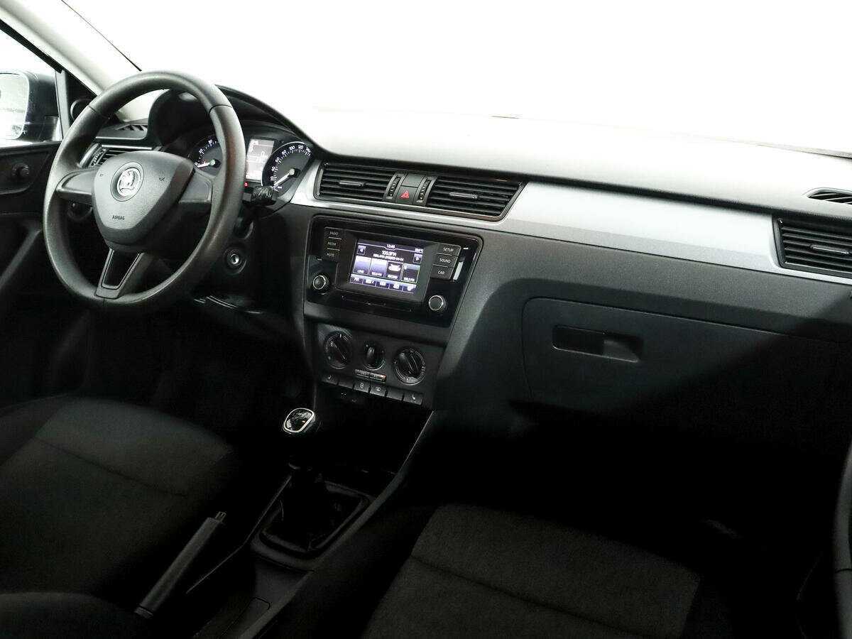 Skoda Rapid с пробегом — 2017 год. Фото: #8