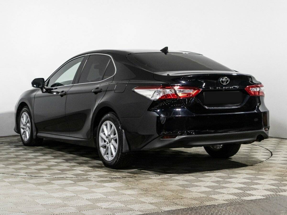 Toyota Camry с пробегом — 2021 год. Фото: #6