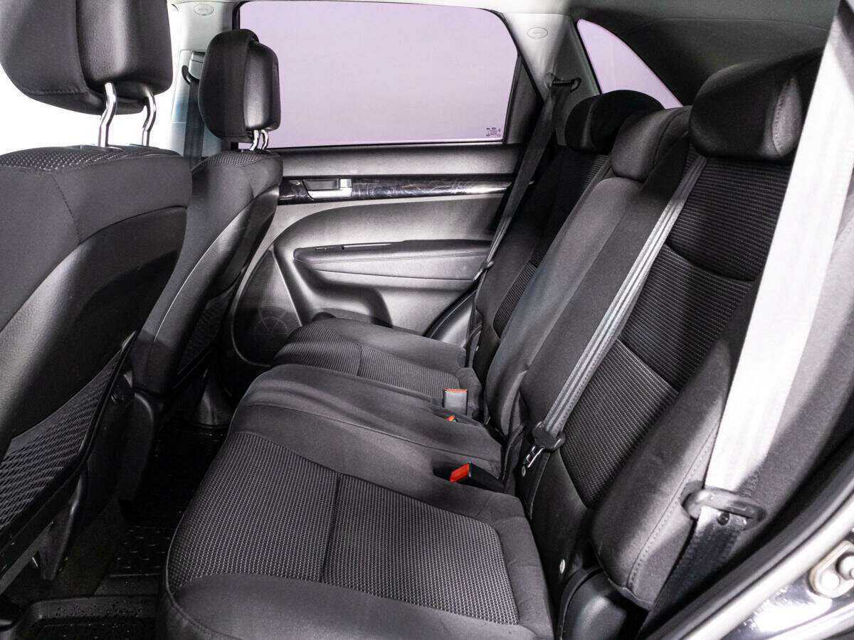 Kia Sorento с пробегом — 2015 год. Фото: #9