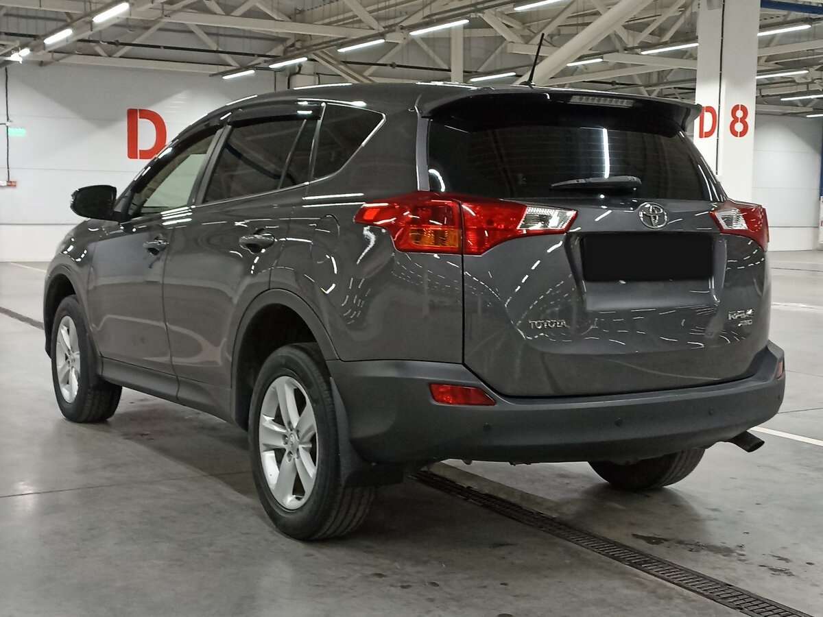 Toyota RAV4 с пробегом — 2013 год. Фото: #6
