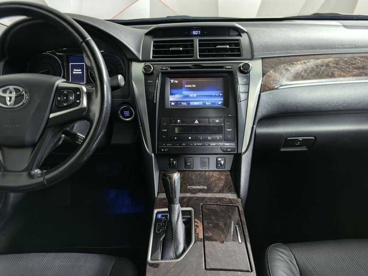 Toyota Camry с пробегом — 2017 год. Фото: #10