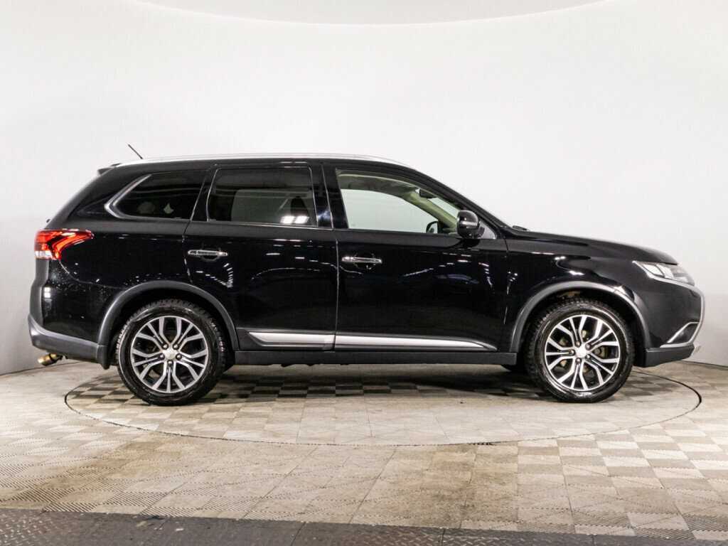 Mitsubishi Outlander с пробегом — 2016 год. Фото: #3