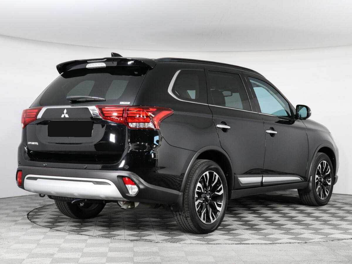 Mitsubishi Outlander с пробегом — 2022 год. Фото: #4