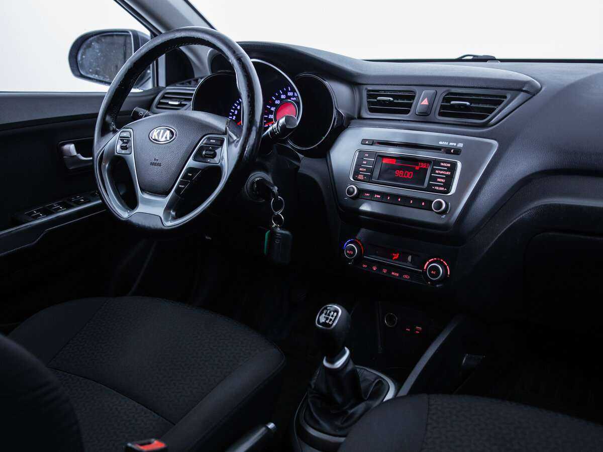 Kia Rio с пробегом — 2017 год. Фото: #10