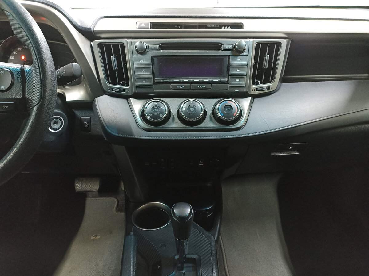 Toyota RAV4 с пробегом — 2014 год. Фото: #14