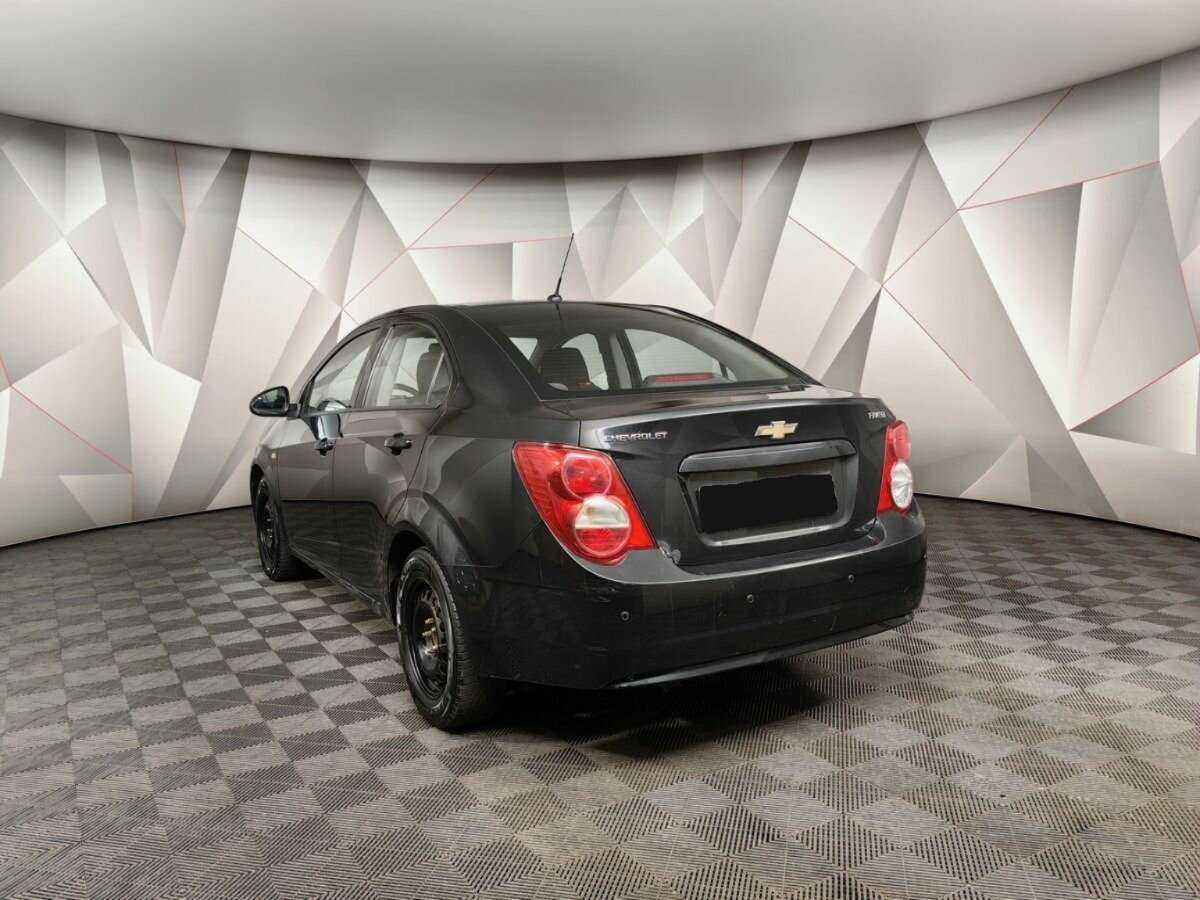 Chevrolet Aveo с пробегом — 2012 год. Фото: #3