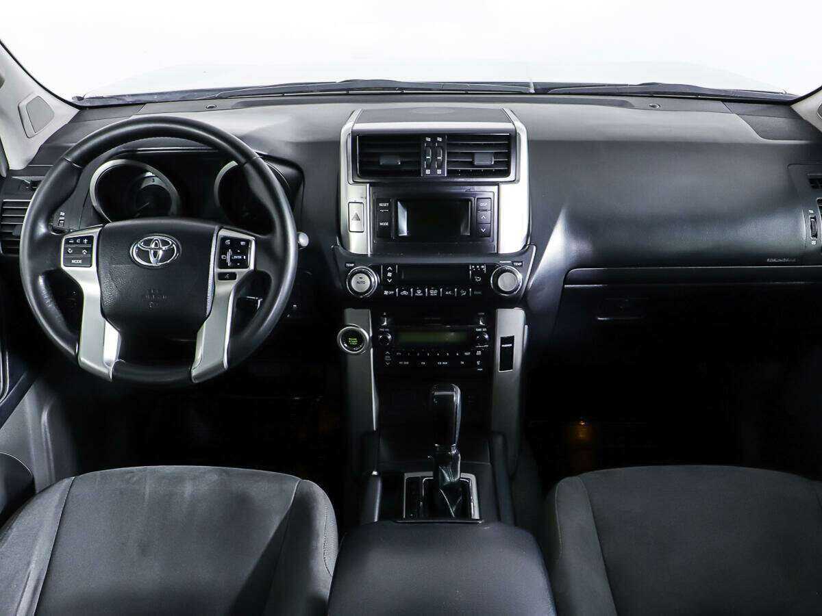 Toyota Land Cruiser Prado с пробегом — 2012 год. Фото: #10