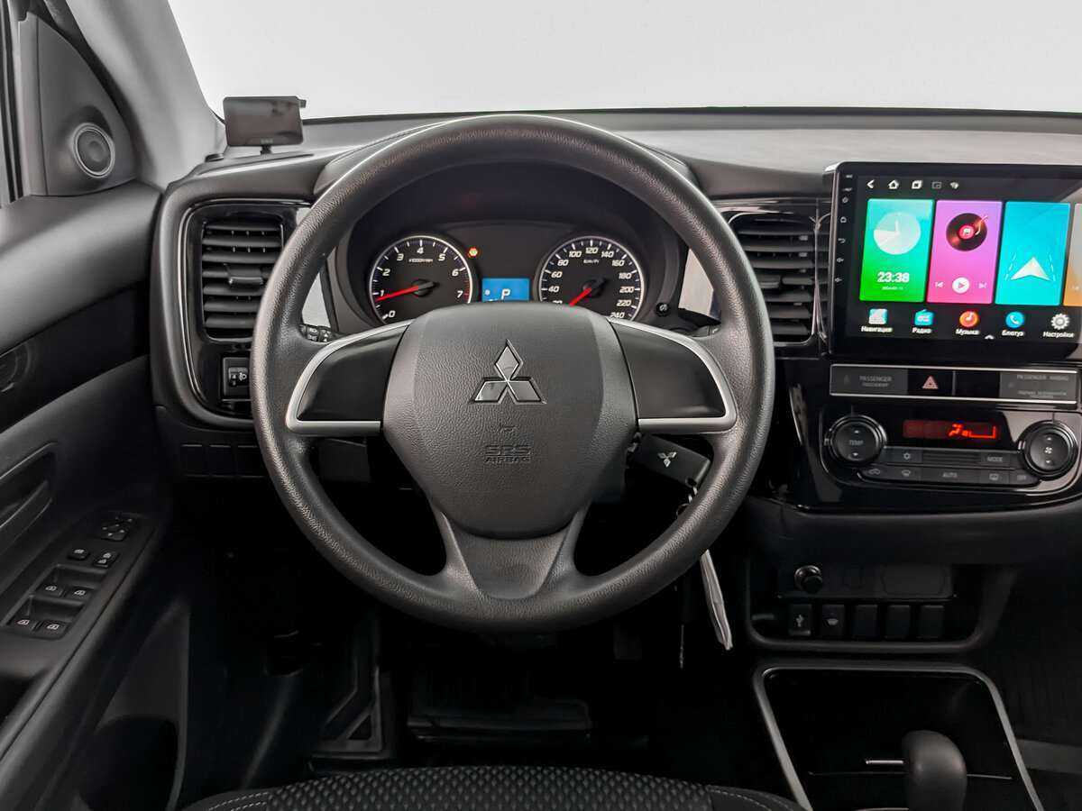 Mitsubishi Outlander с пробегом — 2019 год. Фото: #16