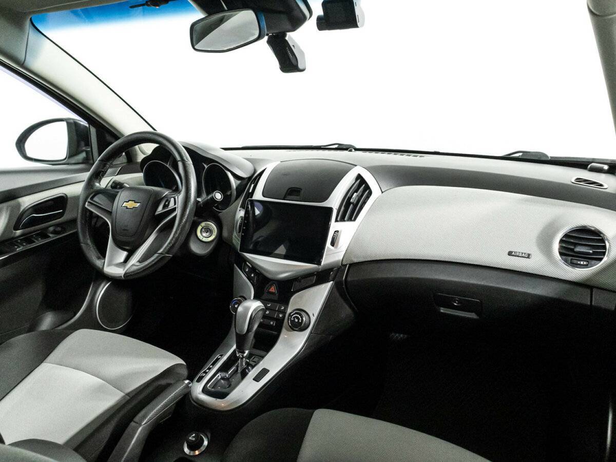 Chevrolet Cruze с пробегом — 2013 год. Фото: #8