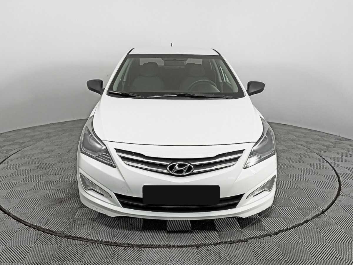 Hyundai Solaris с пробегом — 2015 год. Фото: #1