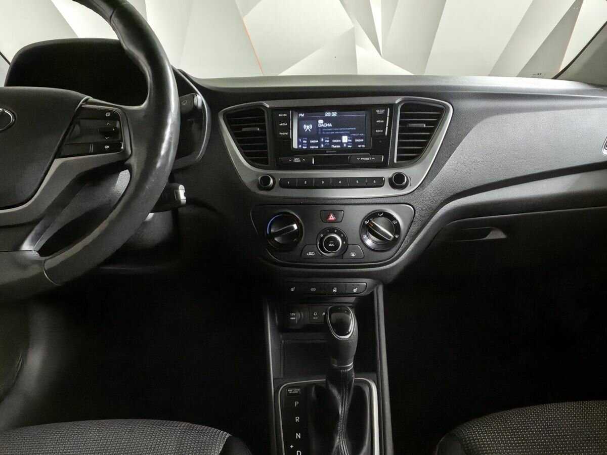 Hyundai Solaris с пробегом — 2017 год. Фото: #10